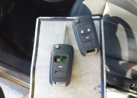 2014 Buick Regal Turbo z USA, uszkodzony, nr VIN 2G4GK5EX2E9285997